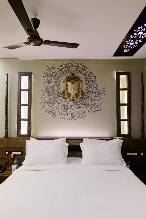 Breathing Earth - Rooms And Pool Kolkata Ngoại thất bức ảnh