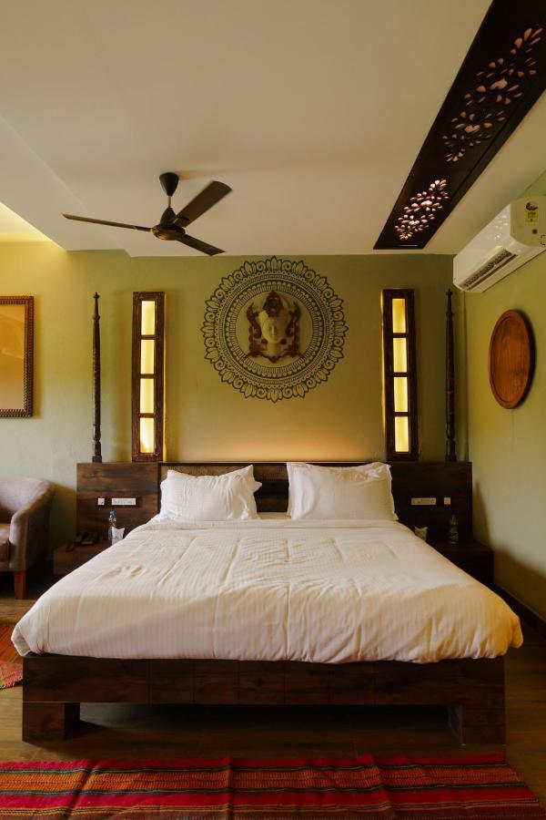 Breathing Earth - Rooms And Pool Kolkata Ngoại thất bức ảnh