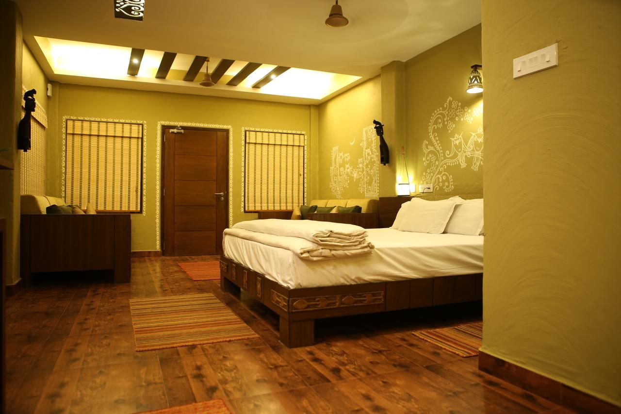 Breathing Earth - Rooms And Pool Kolkata Ngoại thất bức ảnh