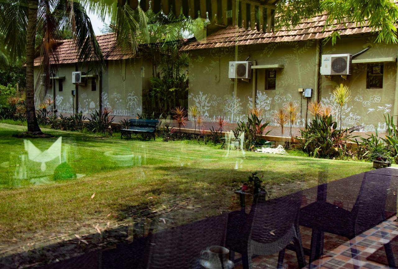Breathing Earth - Rooms And Pool Kolkata Ngoại thất bức ảnh