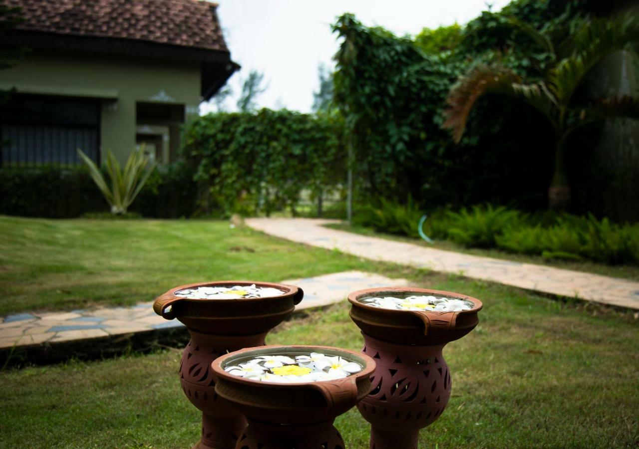 Breathing Earth - Rooms And Pool Kolkata Ngoại thất bức ảnh
