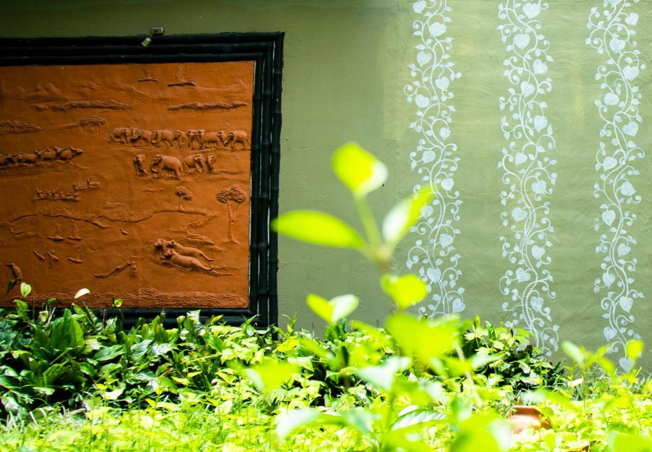 Breathing Earth - Rooms And Pool Kolkata Ngoại thất bức ảnh